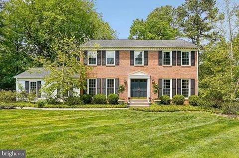 10314 Hickory Creek Ct, Great Falls, VA 22066