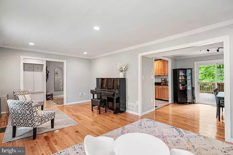 Entry Way - 9770 Turnbuckle Dr, Burke, VA 22015 photo 3 of 5