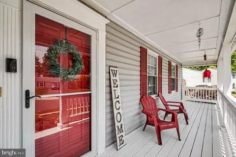 Exterior - 9770 Turnbuckle Dr, Burke, VA 22015 photo 2 of 7