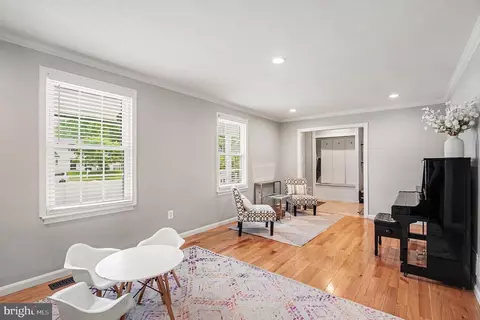 Entry Way - 9770 Turnbuckle Dr, Burke, VA 22015 photo 2 of 5