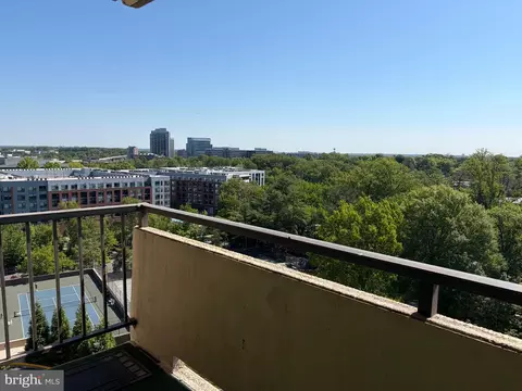 1800 Old Meadow Rd #909, Mclean, VA 22102 photo 2