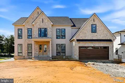 10801 Mason Hunt Ct, Reston, VA 20190