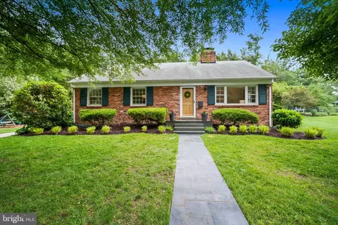 1504 Dare Ct, Alexandria, VA 22308