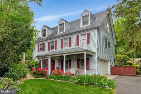 2812 Rosemary Ln, Falls Church, VA 22042