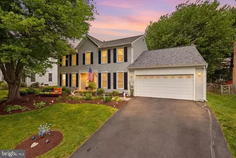 1498 Powells Tavern Pl, Herndon, VA 20170