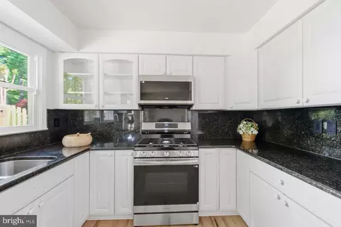 7100 Counter Pl, Burke, VA 22015 photo 6
