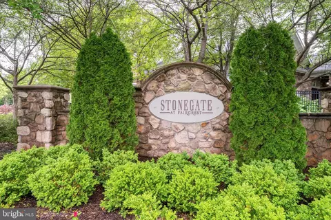 5106 L Travis Edward Way #L, Centreville, VA 20120