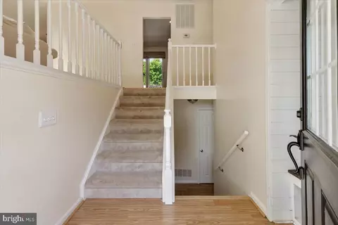 7001 Spur Rd, Springfield, VA 22153 photo 5