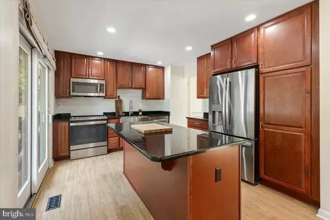 7001 Spur Rd, Springfield, VA 22153 photo 12
