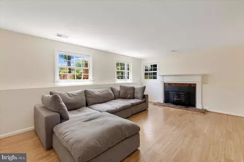 7001 Spur Rd, Springfield, VA 22153 photo 28