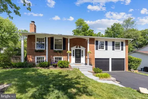7001 Spur Rd, Springfield, VA 22153 photo 2