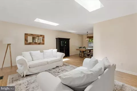 7001 Spur Rd, Springfield, VA 22153 photo 6