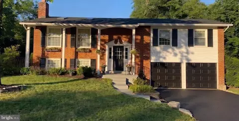7001 Spur Rd, Springfield, VA 22153
