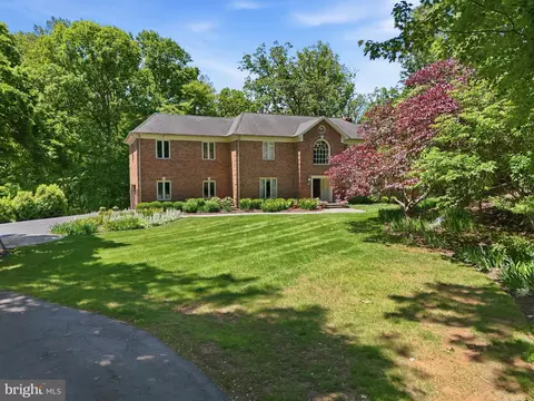 Exterior - 708 Potomac Knolls Dr, Mclean, VA 22102 photo 15 of 19