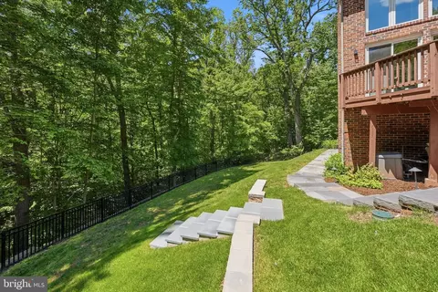 Exterior - 708 Potomac Knolls Dr, Mclean, VA 22102 photo 13 of 19