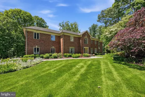 Exterior - 708 Potomac Knolls Dr, Mclean, VA 22102 photo 14 of 19