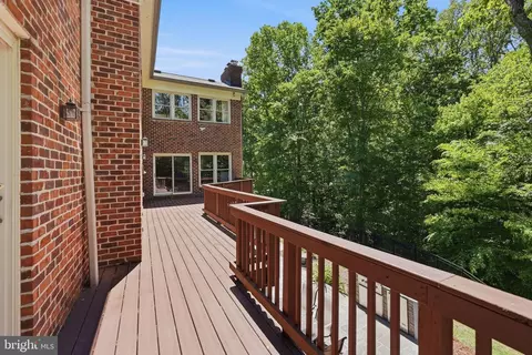 Exterior - 708 Potomac Knolls Dr, Mclean, VA 22102 photo 12 of 19