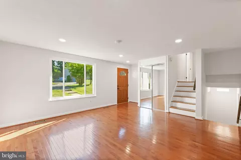 Living - 8494 Summer Breeze Ln, Springfield, VA 22153 photo 3 of 5