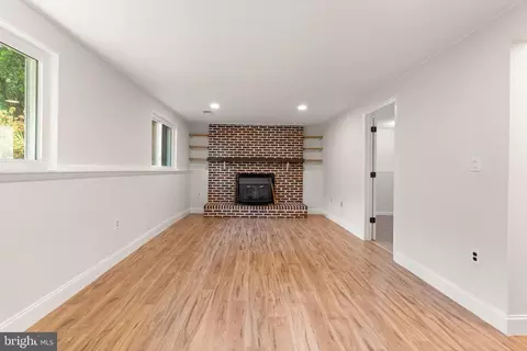 Living - 8494 Summer Breeze Ln, Springfield, VA 22153 photo 5 of 5