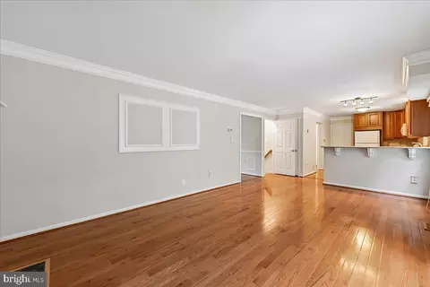 Living - 7592 Ruxton Dr, Springfield, VA 22153 photo 8 of 16