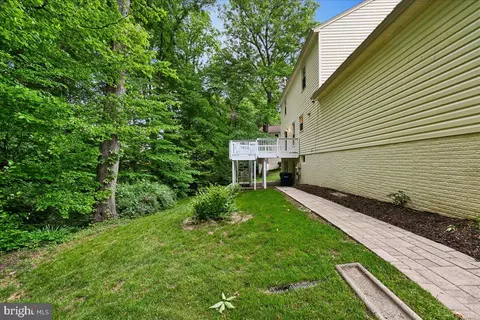 Exterior - 7592 Ruxton Dr, Springfield, VA 22153 photo 8 of 11
