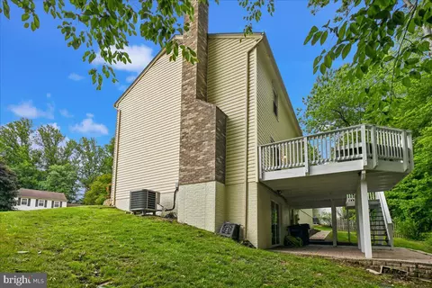 Exterior - 7592 Ruxton Dr, Springfield, VA 22153 photo 6 of 11