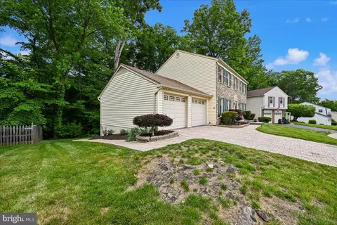 Exterior - 7592 Ruxton Dr, Springfield, VA 22153 photo 10 of 11