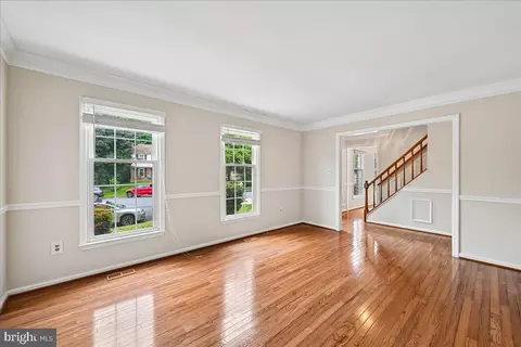 Living - 7592 Ruxton Dr, Springfield, VA 22153 photo 1 of 16