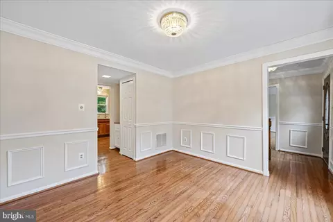 Entry Way - 7592 Ruxton Dr, Springfield, VA 22153 photo 2 of 5