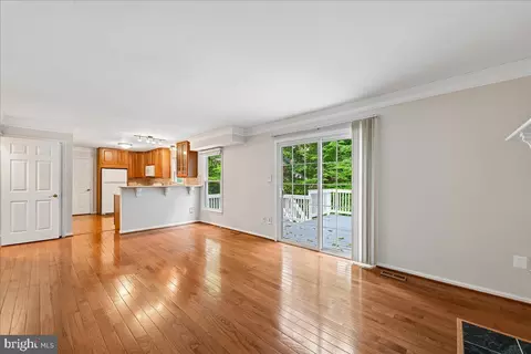Living - 7592 Ruxton Dr, Springfield, VA 22153 photo 10 of 16