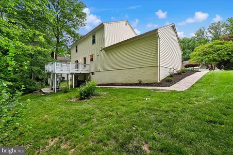 Exterior - 7592 Ruxton Dr, Springfield, VA 22153 photo 9 of 11