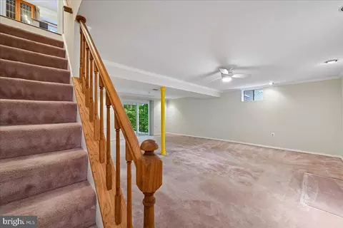 Living - 7592 Ruxton Dr, Springfield, VA 22153 photo 15 of 16