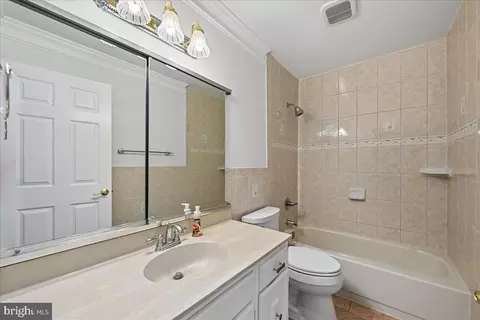 Bath - 7592 Ruxton Dr, Springfield, VA 22153 photo 6 of 7