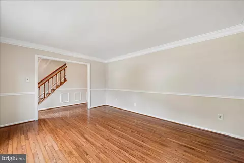 Living - 7592 Ruxton Dr, Springfield, VA 22153 photo 3 of 16