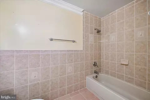 Bath - 7592 Ruxton Dr, Springfield, VA 22153 photo 4 of 7