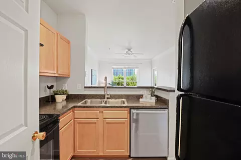 Kitchen - 1581 Spring Gate Dr #5314, Mclean, VA 22102 photo 1 of 4