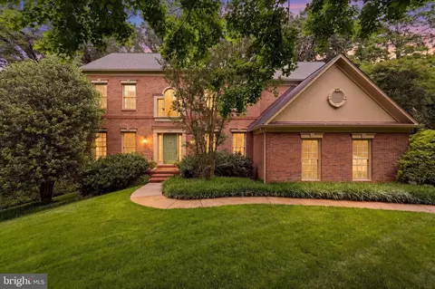 11711 Saddle Crescent Cir, Oakton, VA 22124