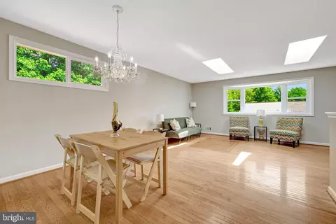Dining - 8712 Piccadilly Pl, Springfield, VA 22151 photo 2 of 2
