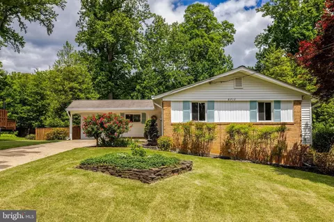 Exterior - 8712 Piccadilly Pl, Springfield, VA 22151 photo 2 of 17