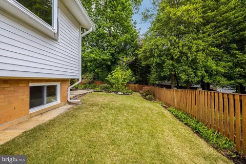 Exterior - 8712 Piccadilly Pl, Springfield, VA 22151 photo 17 of 17
