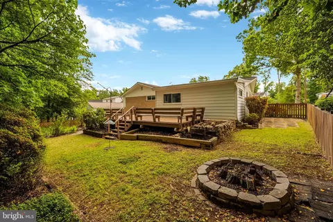 Exterior - 8712 Piccadilly Pl, Springfield, VA 22151 photo 10 of 17