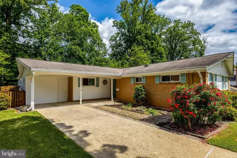 Exterior - 8712 Piccadilly Pl, Springfield, VA 22151 photo 4 of 17