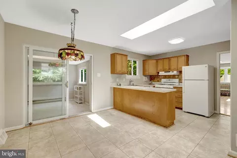 Kitchen - 8712 Piccadilly Pl, Springfield, VA 22151 photo 6 of 6