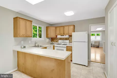 Kitchen - 8712 Piccadilly Pl, Springfield, VA 22151 photo 1 of 6