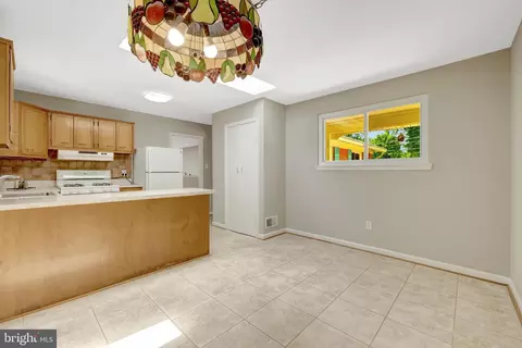 Other - 8712 Piccadilly Pl, Springfield, VA 22151 photo 2 of 12