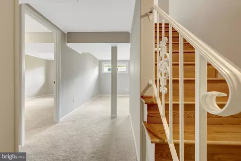 Entry Way - 8712 Piccadilly Pl, Springfield, VA 22151 photo 3 of 3