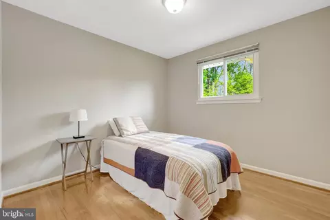 Bedroom - 8712 Piccadilly Pl, Springfield, VA 22151 photo 1 of 5
