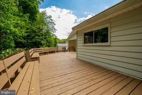 Exterior - 8712 Piccadilly Pl, Springfield, VA 22151 photo 8 of 17