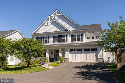 2998 Beechwood Ln, Falls Church, VA 22042