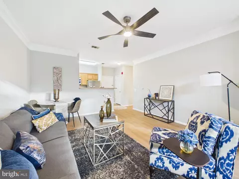 Living - 1601 Spring Gate Dr #1307, Mclean, VA 22102 photo 3 of 4